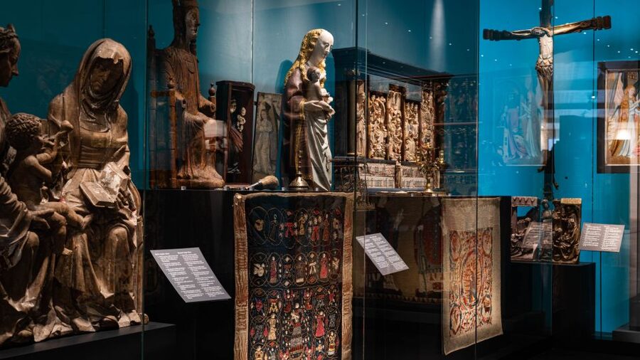 Reykjavík: National Museum of Iceland Entry Ticket - Medieval churches, triptychs, and Iceland’s first Bible