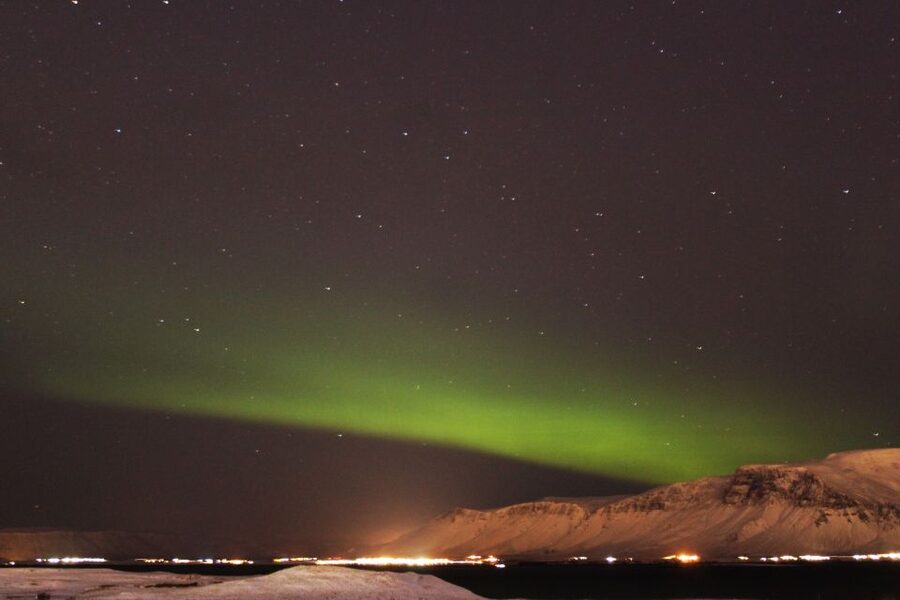Reykjavík: Northern Lights Cruise - Faxaflói Bay gives the sky room to work