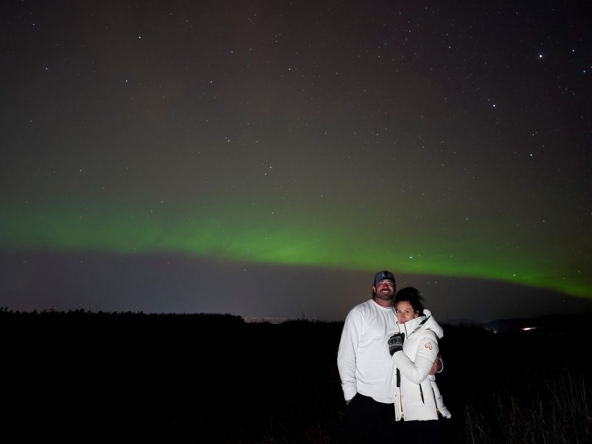 Reykjavik: Northern Lights Tour w/Pro Photos - Small Group - The guides and the value of local experience