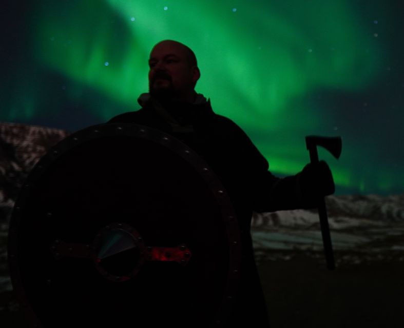 Reykjavik: Northern Lights Tour w/Pro Photos - Small Group - Pickup around Reykjavík and the four-hour schedule