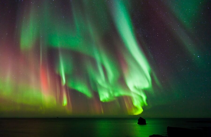 Reykjavik: Premium Northern Lights Tour with Free Photos - Leaving Reykjavik in search of a dark sky