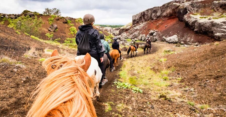Reykjavik: Red Lava Horse Riding Tour - The photo stop among red volcanic rocks