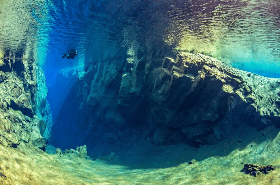 Reykjavík: Silfra Fissure Snorkeling between Two Continents - The safety briefing and water entry