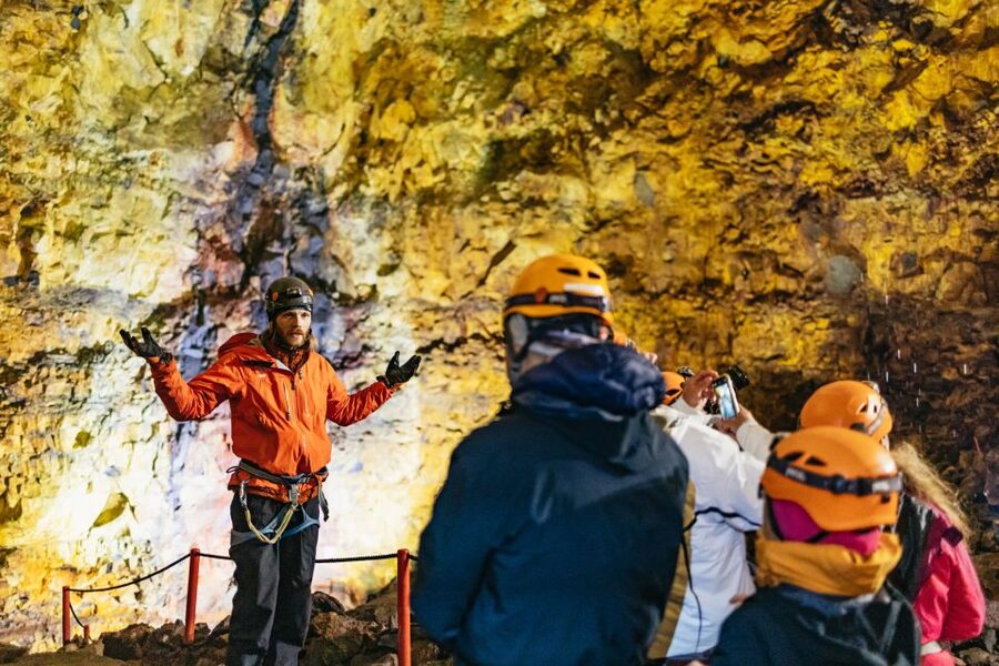 Reykjavik: Thrihnukagigur Volcano Guided Hiking Day Trip - The return walk and hot soup at base camp