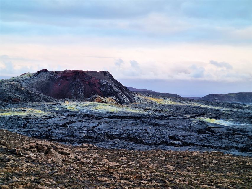 Reykjavík: Volcano Eruption Site and Reykjanes Hiking Tour - The long walk toward Geldingadalur and the new lava