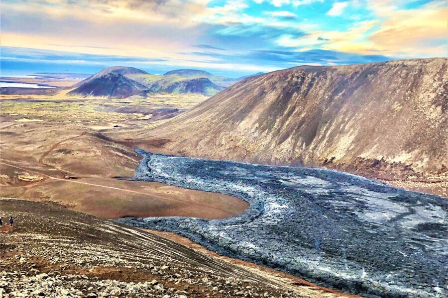 Reykjavík: Volcano Eruption Site and Reykjanes Hiking Tour - What the hike feels like in bad weather