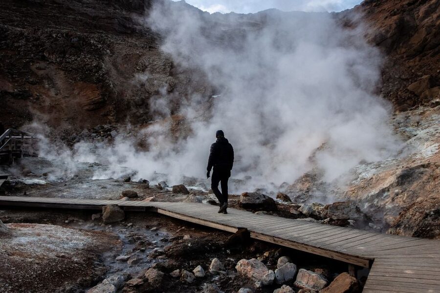 Reykjavík: Volcano Eruption Site and Reykjanes Hiking Tour - Gunnuhver brings the earth close