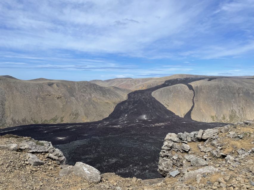 Reykjavík: Volcano Hike, Visit Grindavík and Blue Lagoon - Food, clothing, and small details that matter