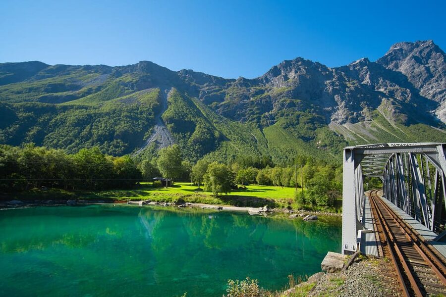 Romsdalen: Rauma Railway Golden Train with Guide - Bjorli: a 30-minute pause with limited sightseeing