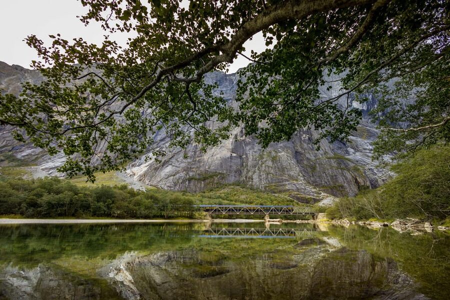 Romsdalen: Rauma Railway Golden Train with Guide - The guide and the historical side of the trip