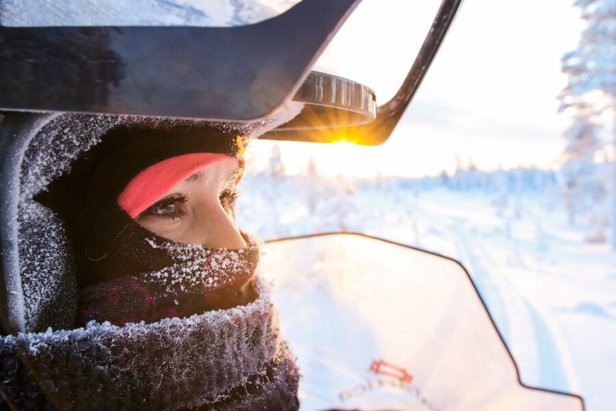 Rovaniemi: 2-Hour Snowmobiling Experience - Learning the snowmobile controls