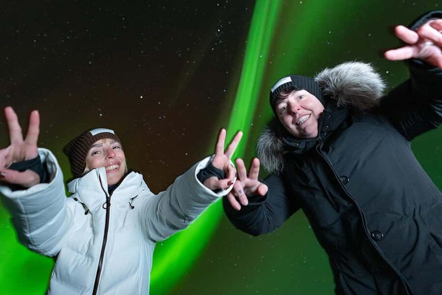 Rovaniemi: Aurora Hunt with Money-Back Guarantee and Photo - Why this Aurora hunt works differently