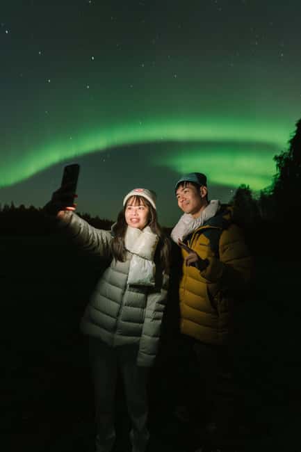 Rovaniemi: Aurora Hunt with Money-Back Guarantee and Photo - Photography help for phones, cameras, and portraits