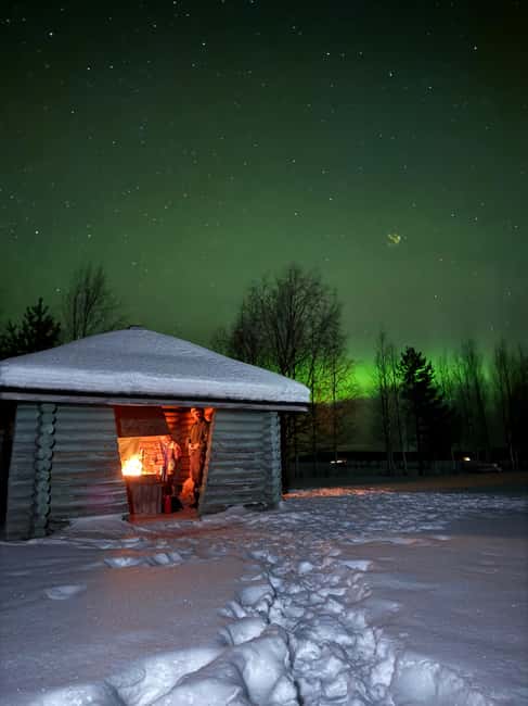 Rovaniemi: Aurora hunting and a fireside BBQ experience - The evening begins with a ride into darker Lapland