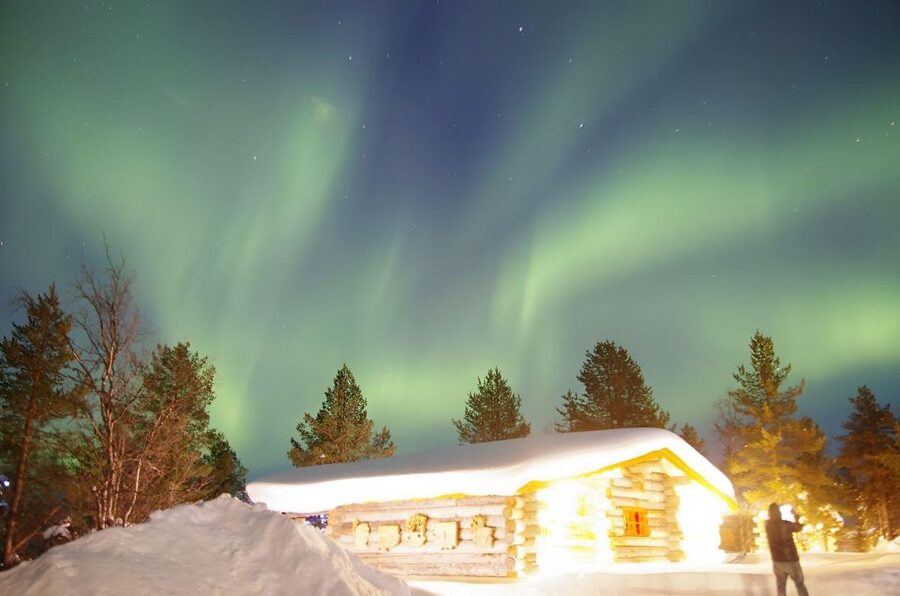 Rovaniemi: Aurora Hunting Tour with Photography by Van - Chasing clear skies from site to site