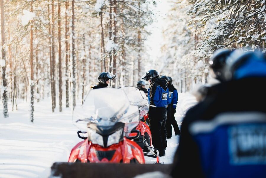 Rovaniemi: Easy Snowmobile Safari - The route through the snowy forest