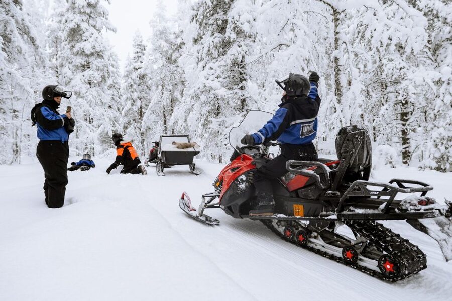 Rovaniemi: Family Snowmobile Safari with Campfire and Snacks - Getting to the safari center