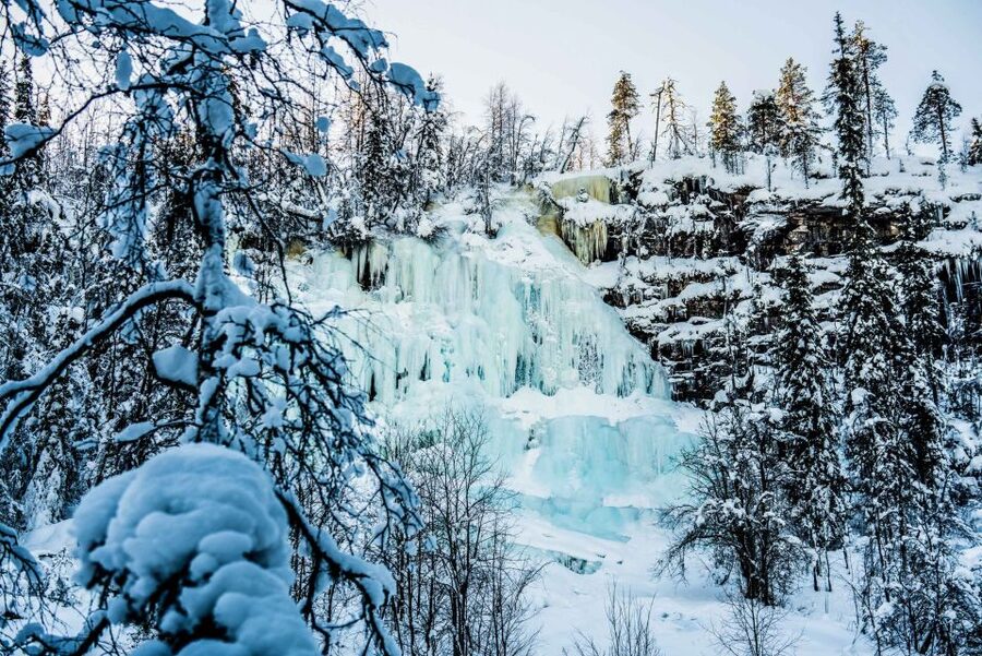 Rovaniemi: Frozen Waterfalls of Korouoma Canyon & Pro Photos - What makes the small group worthwhile