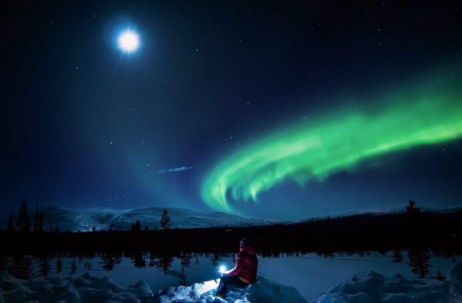 Rovaniemi: Guaranteed Aurora Hunting Tour with Local Guide - The five-hour search beyond the city lights
