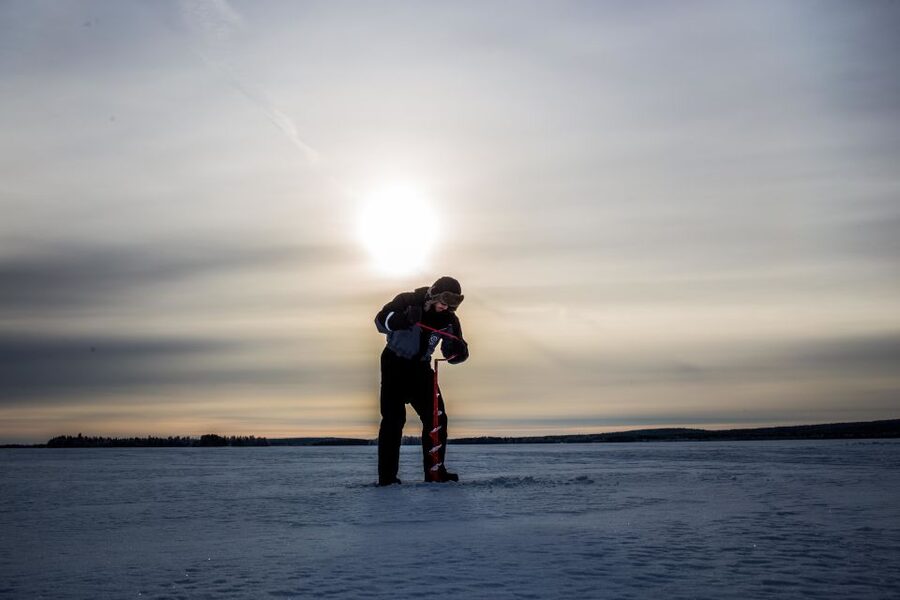 Rovaniemi: Ice Fishing on a Frozen Lake with BBQ and Photos - From Rovaniemi to a quiet frozen lake