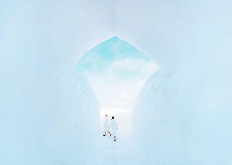 Rovaniemi: Ice Restaurant Dinner with Snow Sauna & jacuzzi - The extra sledding and tobogganing access