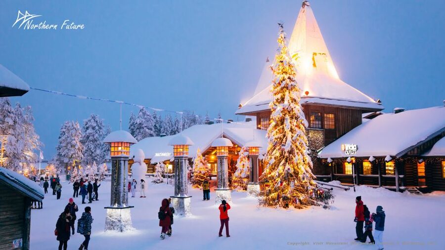 Rovaniemi: Meet Santa Claus, Reindeer Sleigh Ride & Huskies - Meeting Santa and the elves