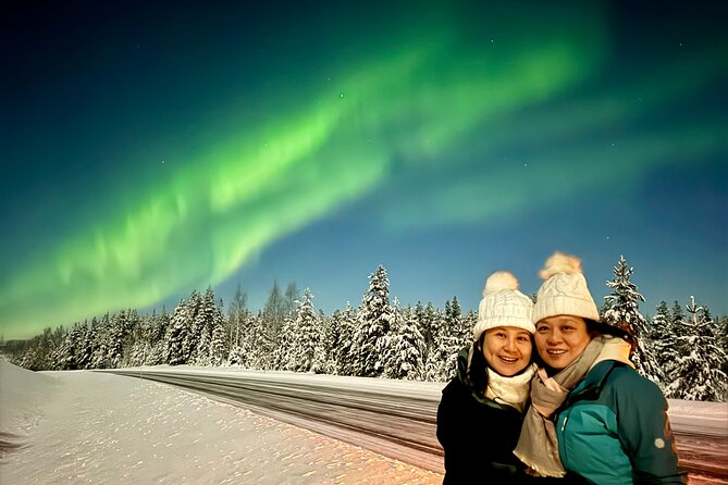 Rovaniemi: Northern Lights Group Tour - Guaranteed View - What happens during the five-hour outing