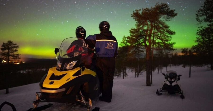 Rovaniemi: Northern Lights Snowmobile Hunt - Getting ready in Arctic clothing