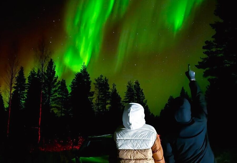 Rovaniemi: Northern Lights Tour with BBQ - Leaving Rovaniemi for darker Arctic skies