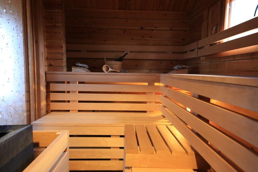 Rovaniemi: Private Sauna, Jacuzzi and Dinner - How to use the sauna without overdoing it