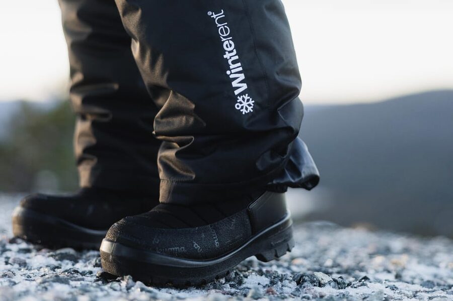 Rovaniemi: Rent Winter Clothing Sets - What comes in the adult clothing set?