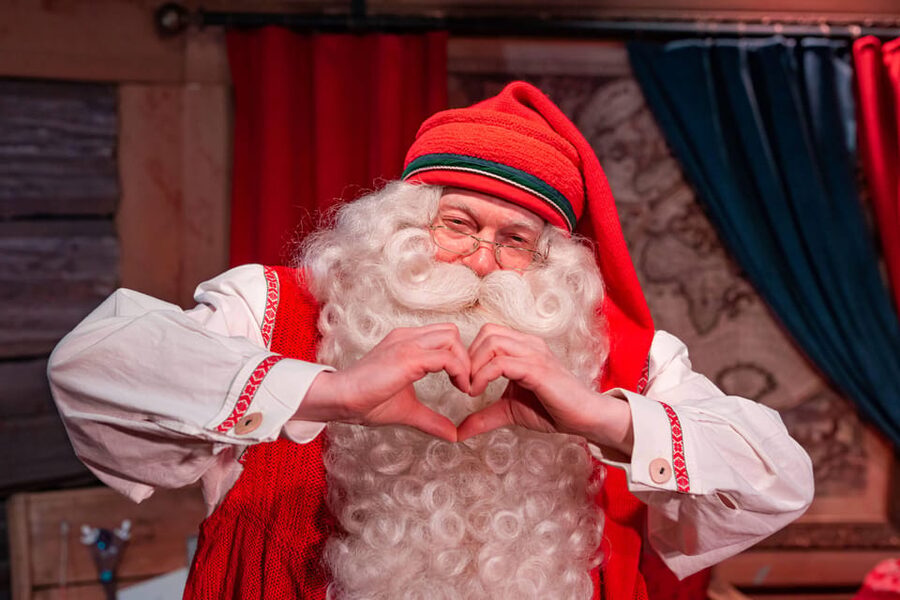 Rovaniemi: Santa Claus Village + Husky & Reindeer Sled Ride - Three Lapland classics packed into four hours