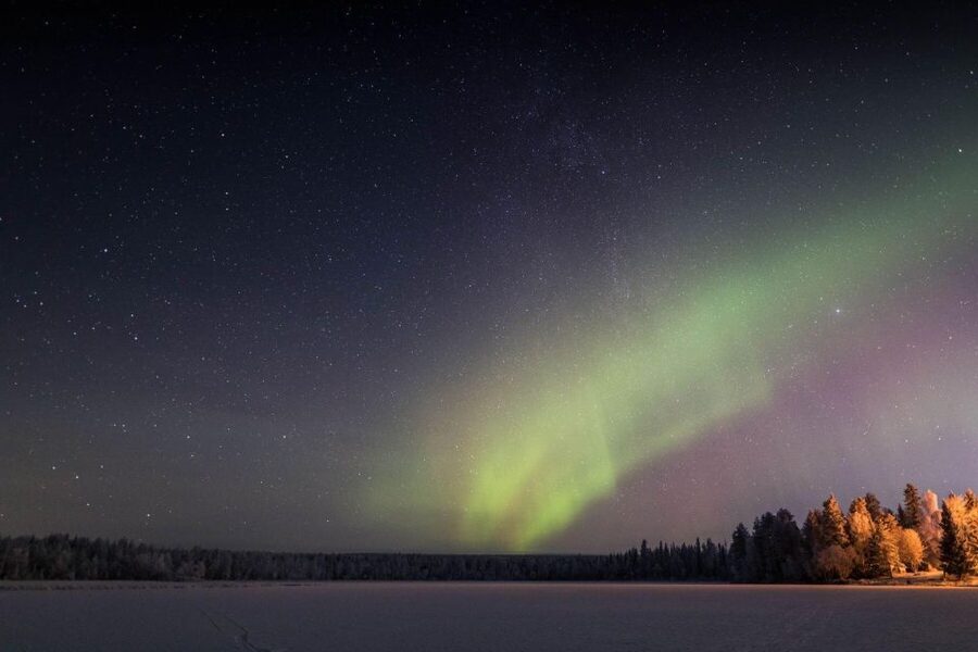 Rovaniemi: Sauna & Ice Swimming Tour with Dinner and Aurora - The small cabin and group feel