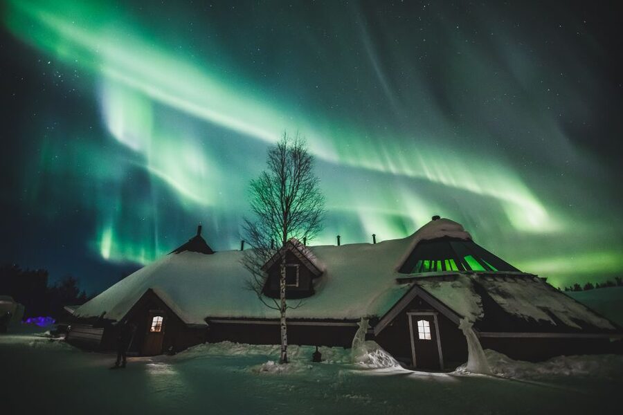 Rovaniemi: Snow Hotel Tour with Food by the Fire - Who should book this SnowHotel evening?