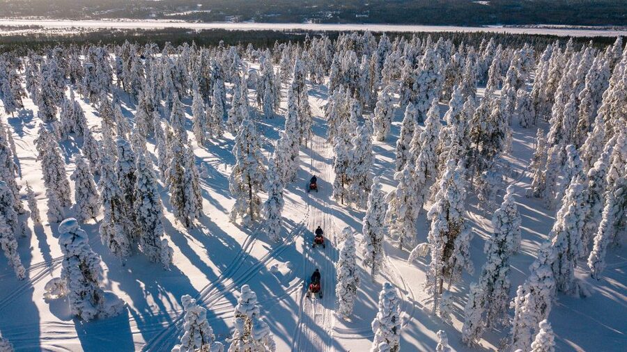 Rovaniemi: Snowmobile Adventure Tour for Adults Only - Open snow and the faster section