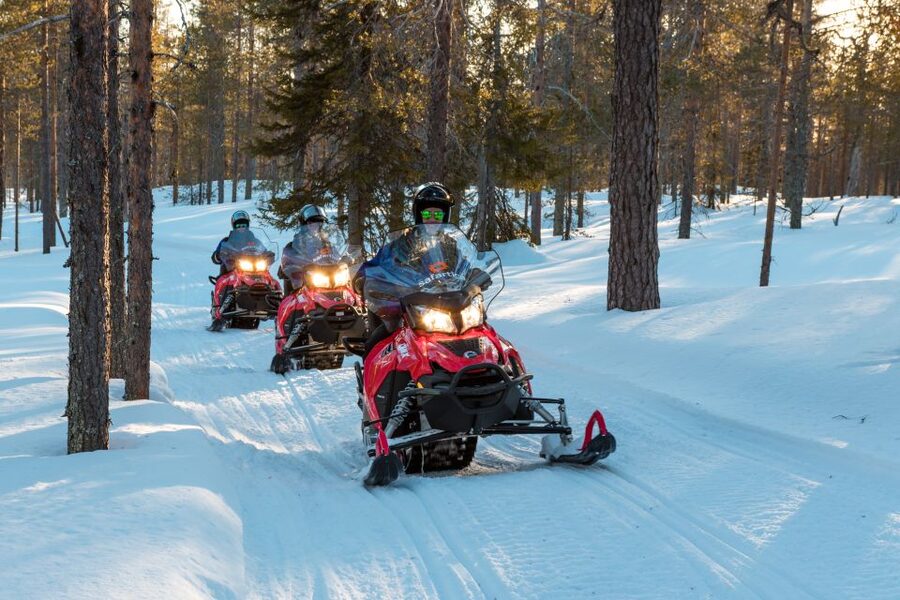 Rovaniemi: Snowmobile and Ice Fishing Adventure with Lunch - Who will enjoy this best