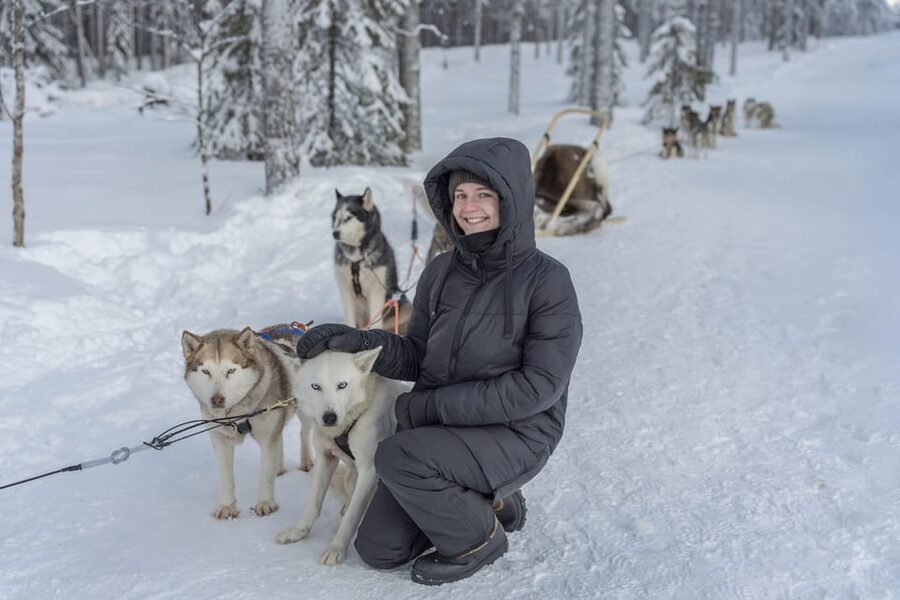 Rovaniemi: Snowmobile Safari, Reindeer & Husky Sleigh Ride - A quiet turn with the reindeer