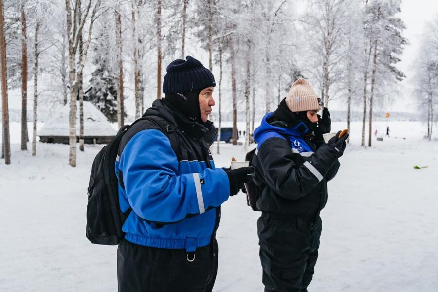 Rovaniemi: Snowmobile Safari, Reindeer & Husky Sleigh Ride - Warm juice, cookies, and a useful pause
