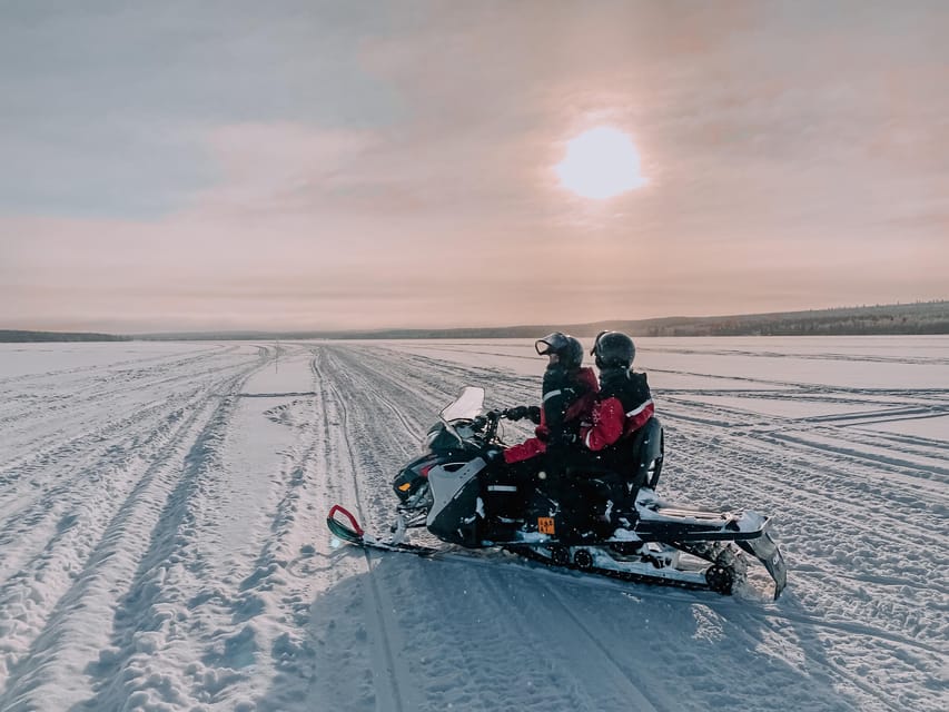 Rovaniemi: Snowmobile Sprint Safari - Getting dressed for Lapland