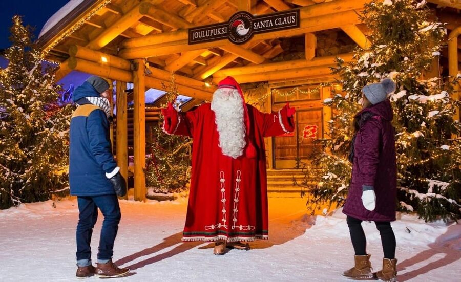 Rovaniemi: Tour to Santa Claus Village with Hotel pick up - Meeting Santa without paying an entrance fee
