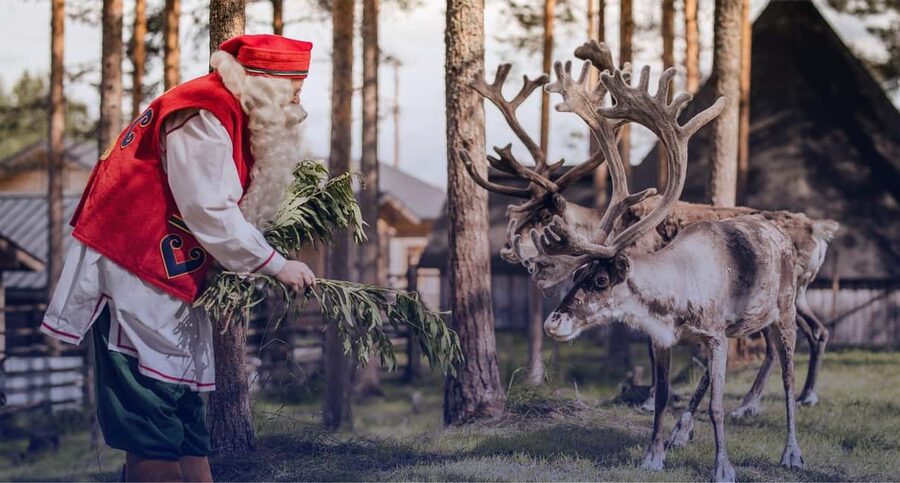 Rovaniemi: Tour to Santa Claus Village with Hotel Transfer - Shopping covers Finnish design and local crafts
