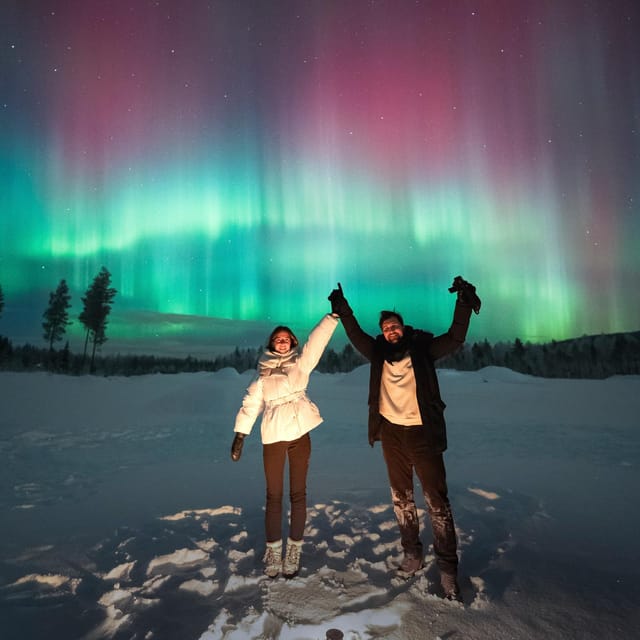 Rovaniemi: Unlimited Mileage and Hours Aurora Hunting Pro - Stop 1: Leaving town for darker skies