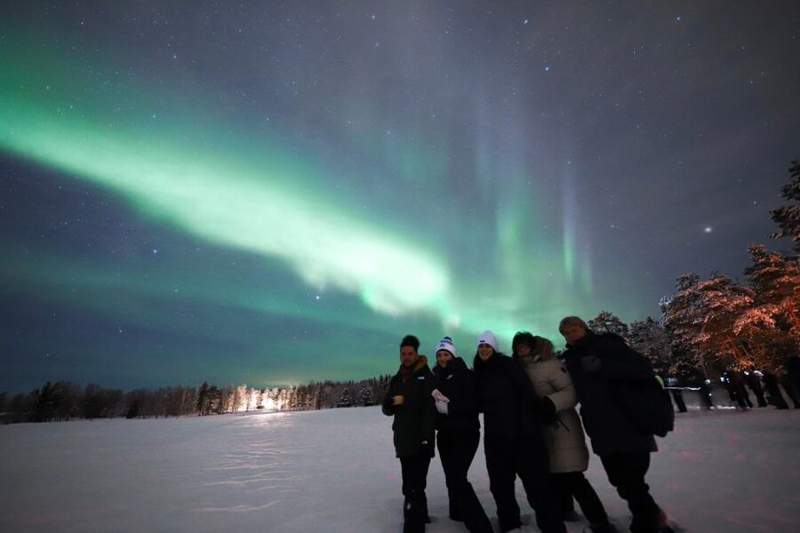 Rovaniemi: Unlimited Mileage and Hours Aurora Hunting Pro - Stop 3: Moving again when the sky calls for it
