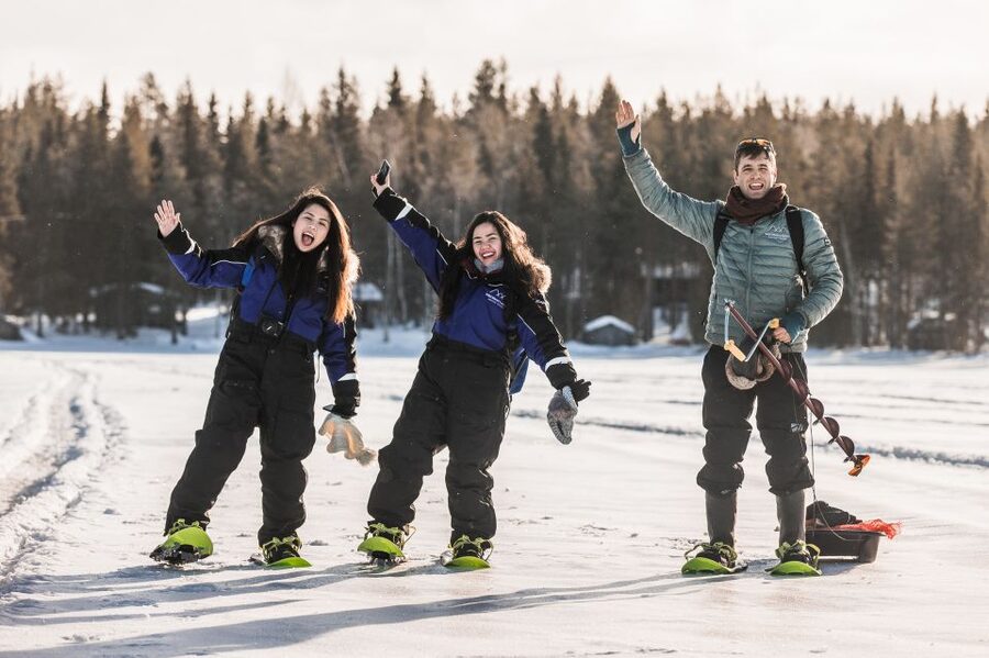 Rovaniemi: Winter Wilderness Snowshoeing Trip - Photographing the snowy views