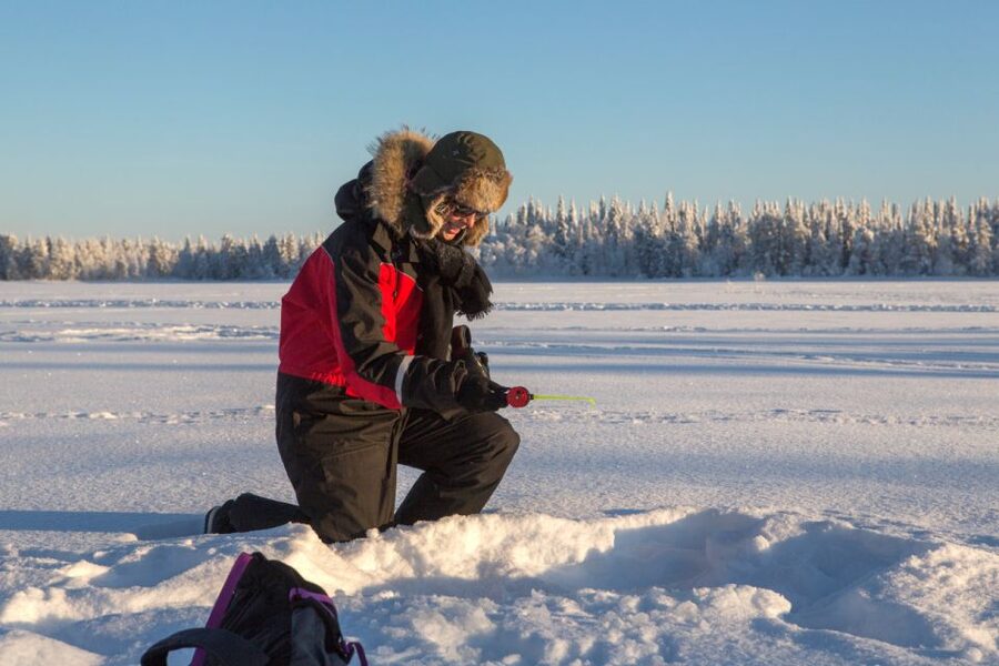 Ruka: Ice fishing trip - Walking across the snow to the lake
