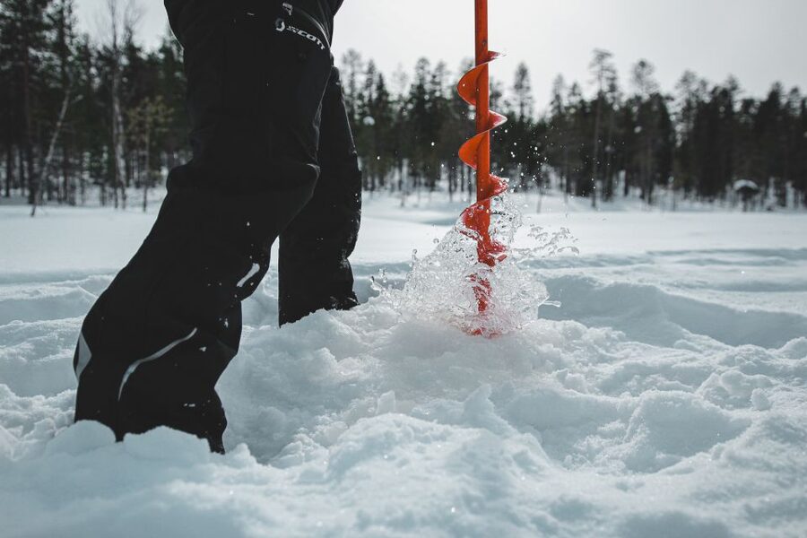 Saariselkä: Arctic Ice Fishing Experience - Getting Dressed for Arctic Weather
