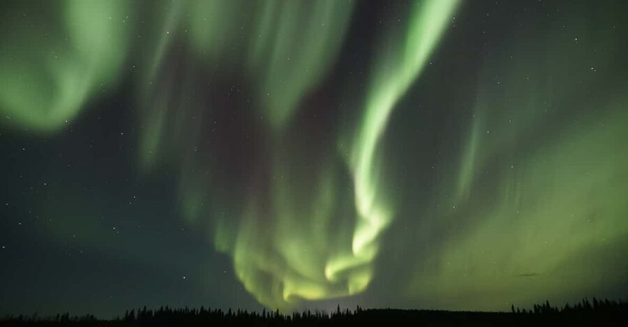 Saariselkä: Aurora Photo Tour by Car with Transfer & Drinks - Leaving your hotel and heading into the night