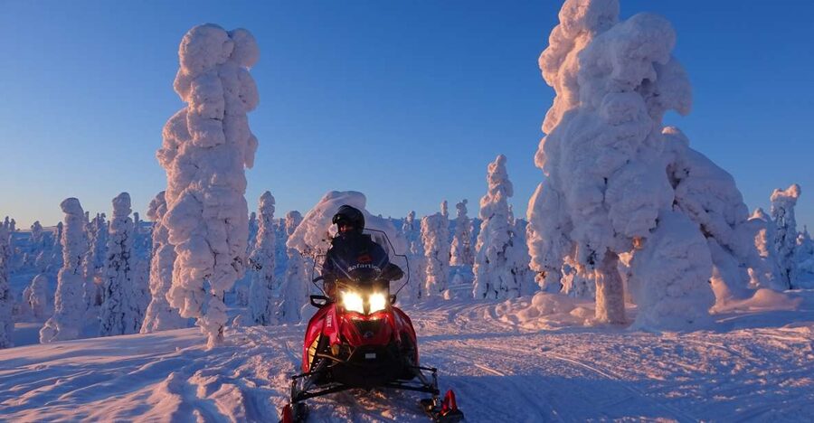 Saariselkä: Evening Snowmobile Tour with Fire & picnic - The three-hour schedule and where the time goes