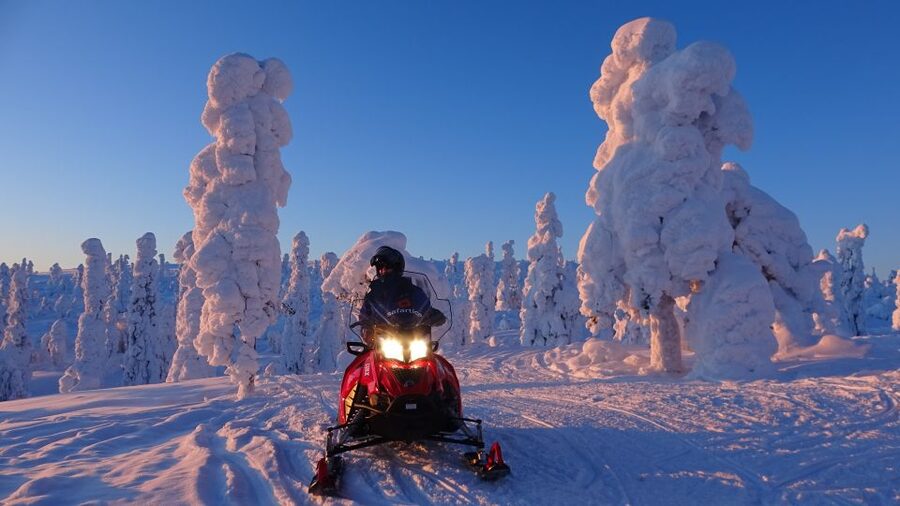 Saariselkä: Evening Snowmobile Tour with Fire & picnic - Warm clothing makes a real difference