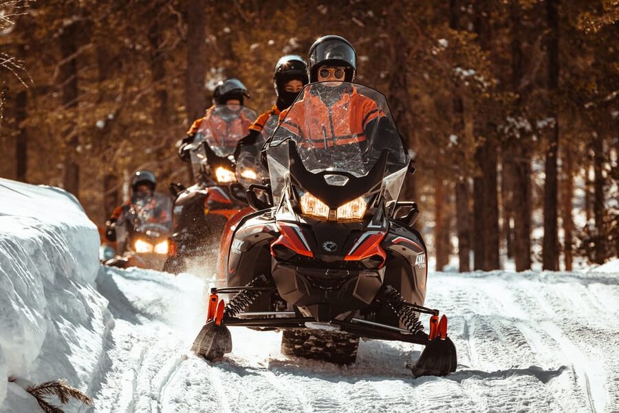 Saariselkä: Snowmobile Ride with Hot Drinks - Sharing a snowmobile changes the experience